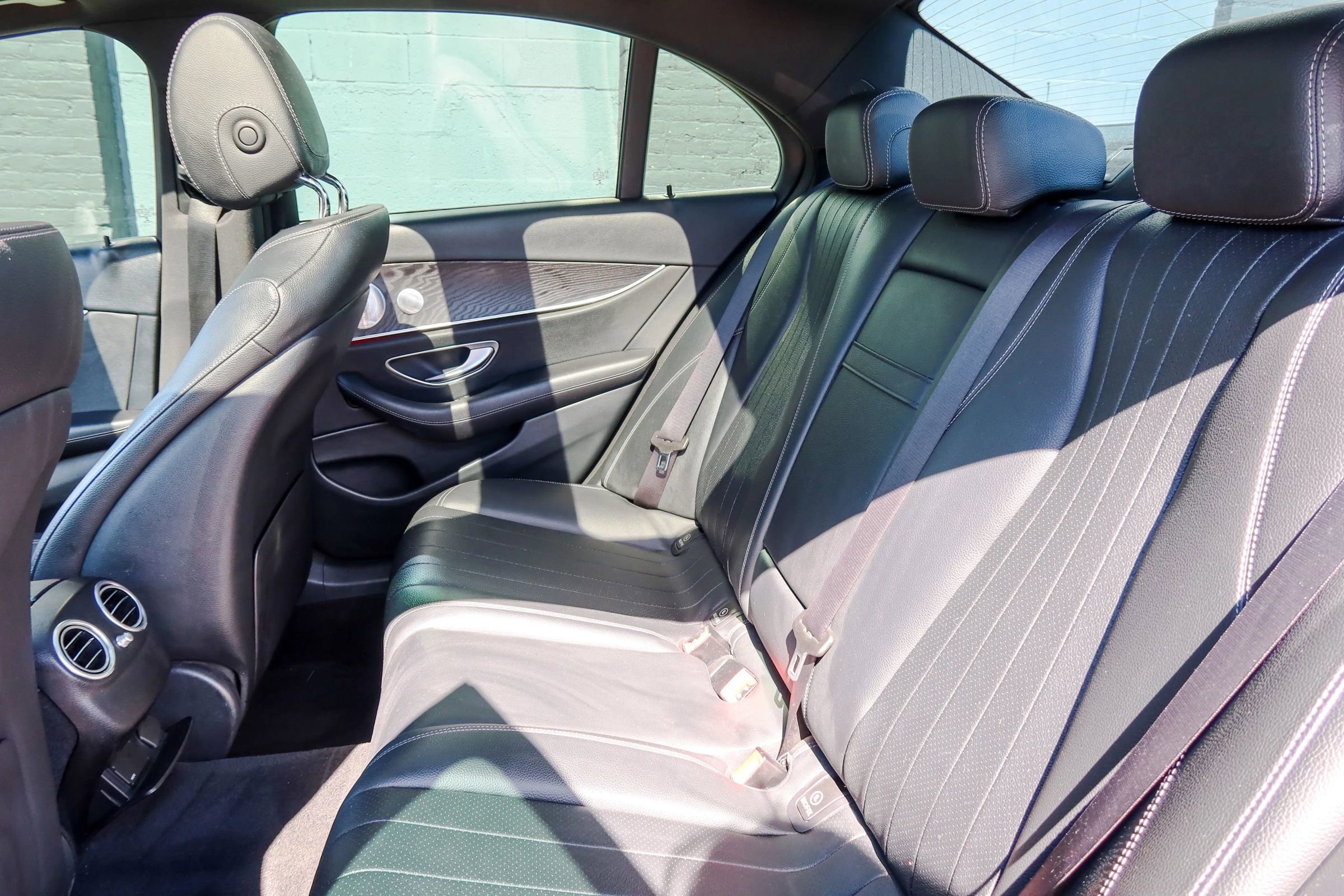 Used 2020 Mercedes-Benz E 350 4MATIC Sedan image 23