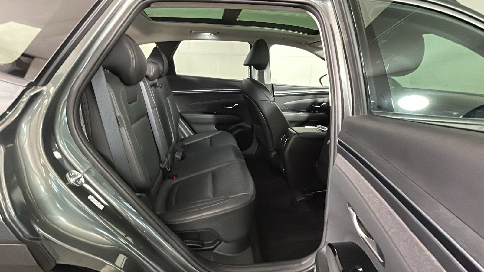 Certified 2024 Hyundai Tucson Limited AWD/4WD image 35