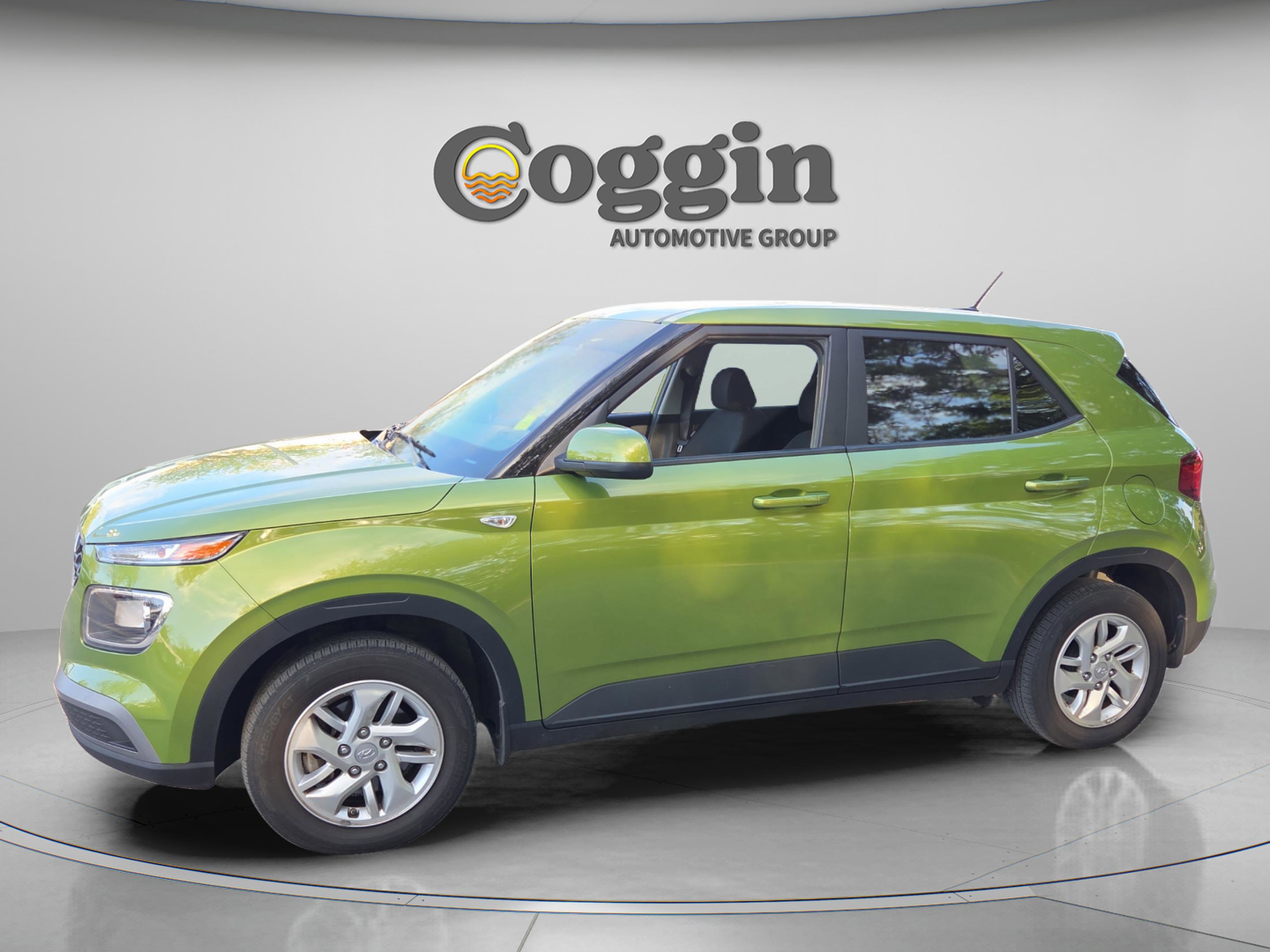 Used 2024 Hyundai Venue SE image 1