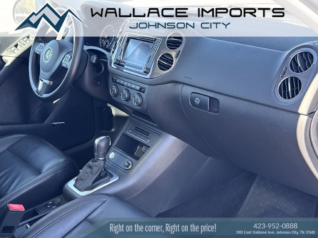 Used 2017 Volkswagen Tiguan SEL AWD/4WD image 29