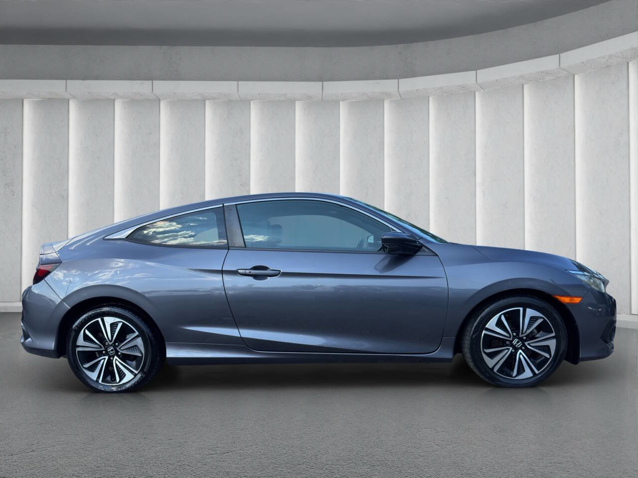 Used 2016 Honda Civic EX-L image 6