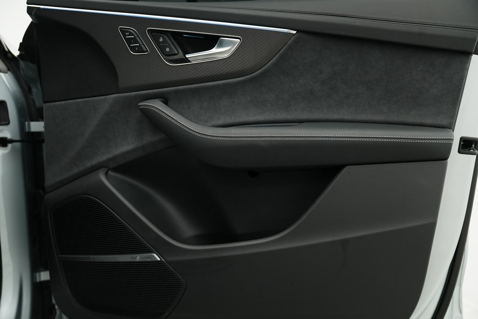 Used 2025 Audi RS Q8 performance image 43