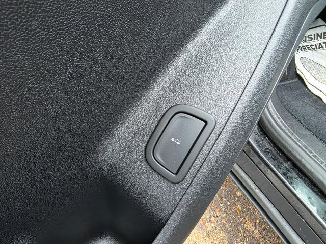 Used 2024 Chevrolet Traverse LT w/ Trailering Package image 22