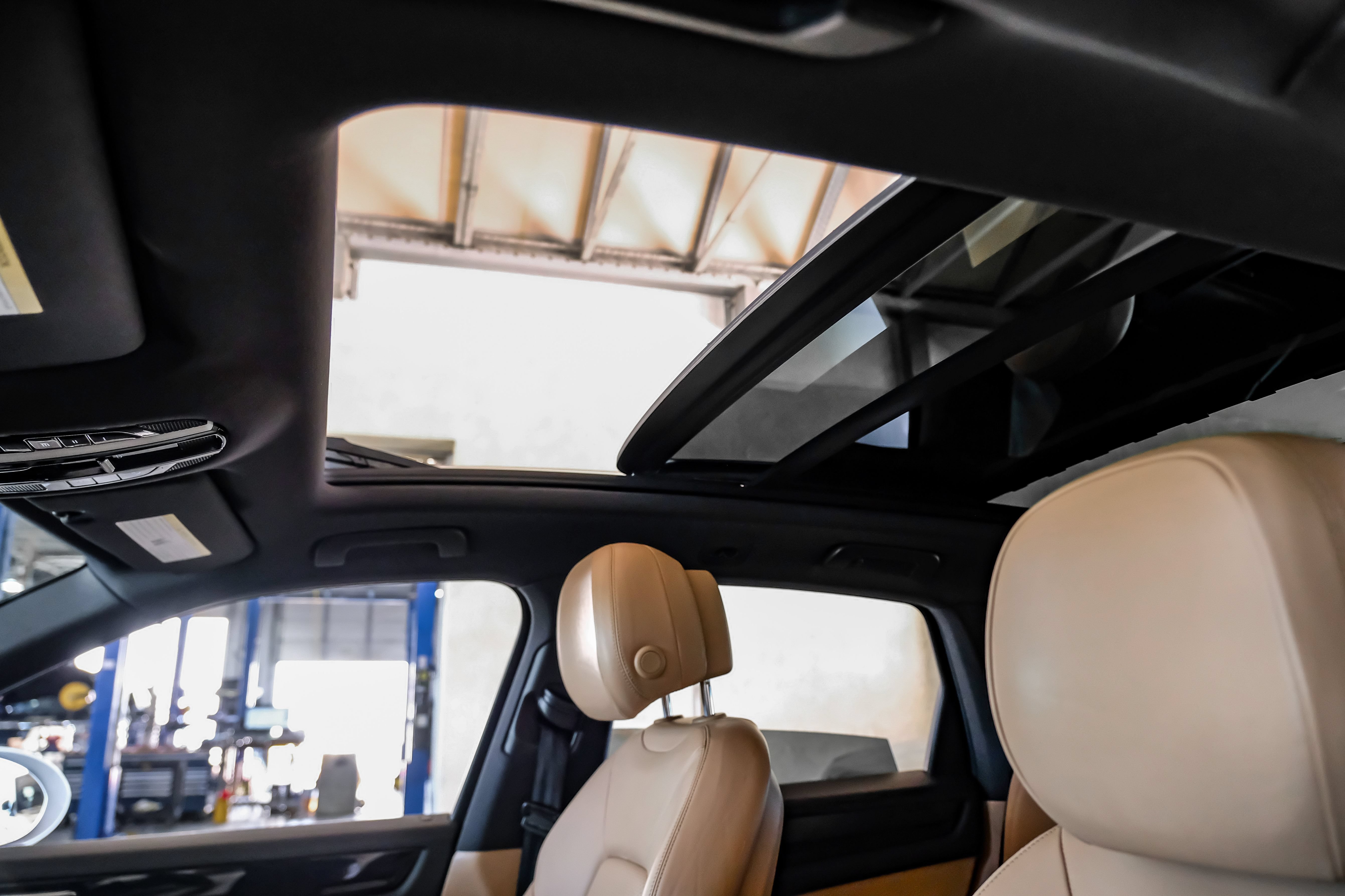 Used 2019 Porsche Cayenne AWD/4WD image 4