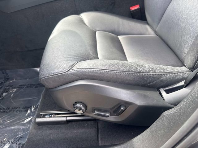 Used 2025 Volvo XC60 B5 Plus AWD/4WD image 22