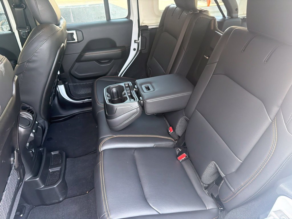 Certified 2026 Jeep Wrangler Unlimited Sahara AWD/4WD image 15