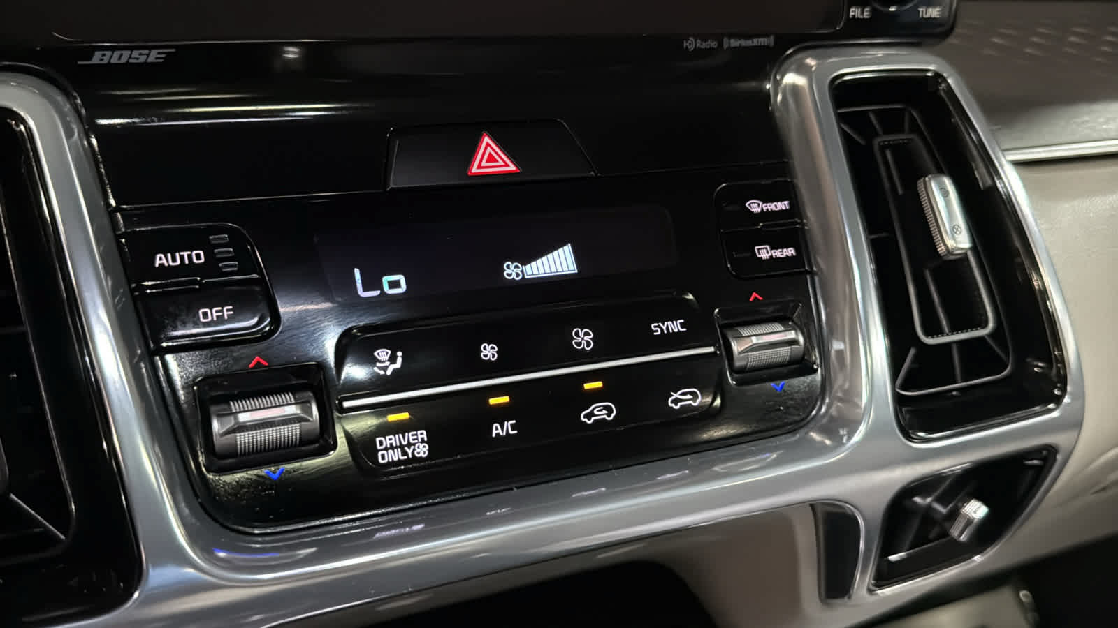 Used 2023 Kia Sorento SX Prestige w/ Panoramic Sunroof Package AWD/4WD image 19