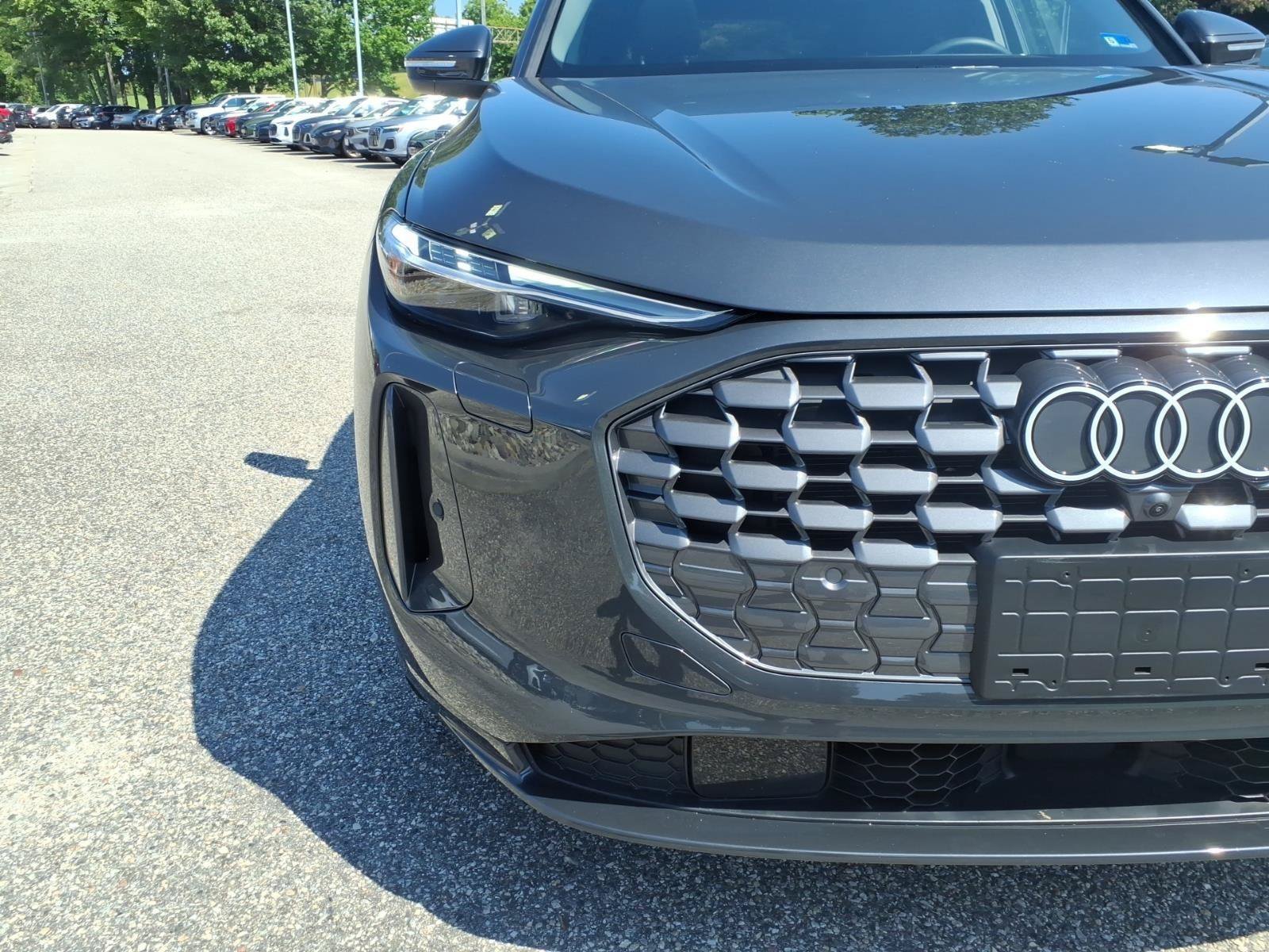 Certified 2025 Audi Q5 Premium Plus w/ Premium Plus AWD/4WD image 3