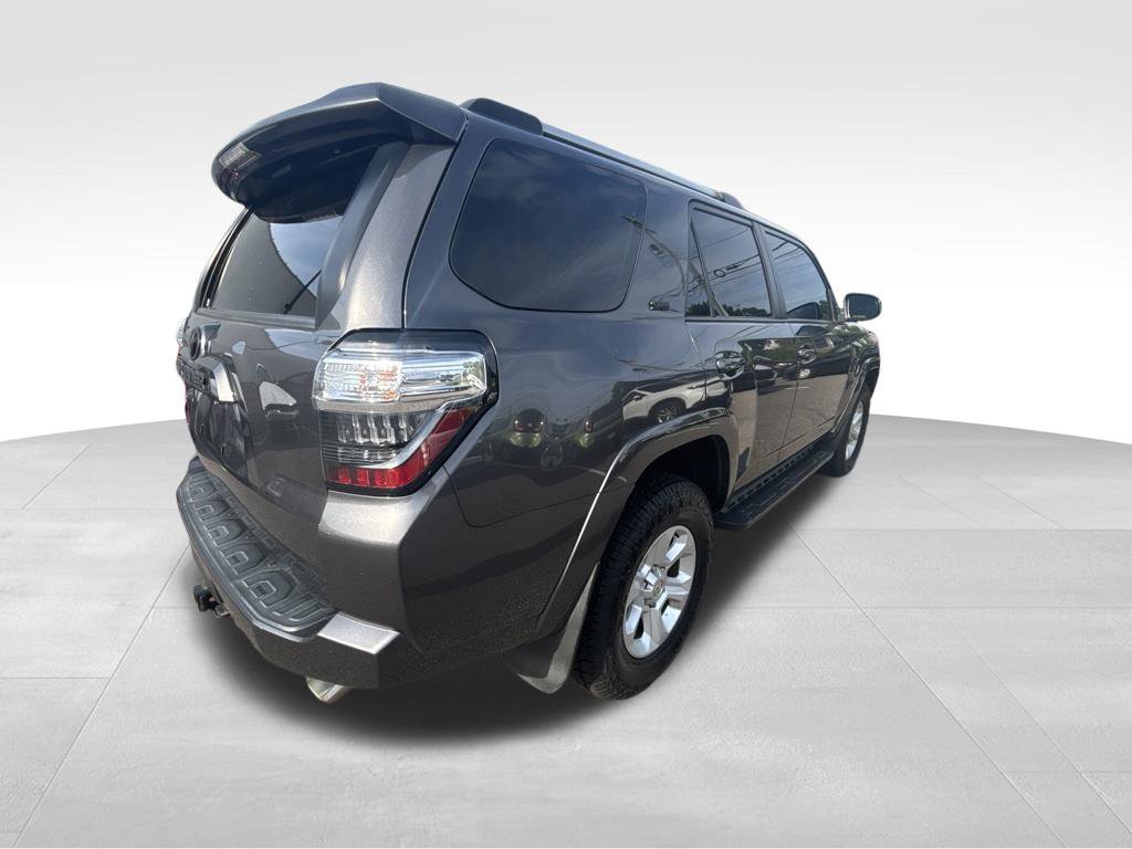Used 2022 Toyota 4Runner SR5 AWD/4WD image 5
