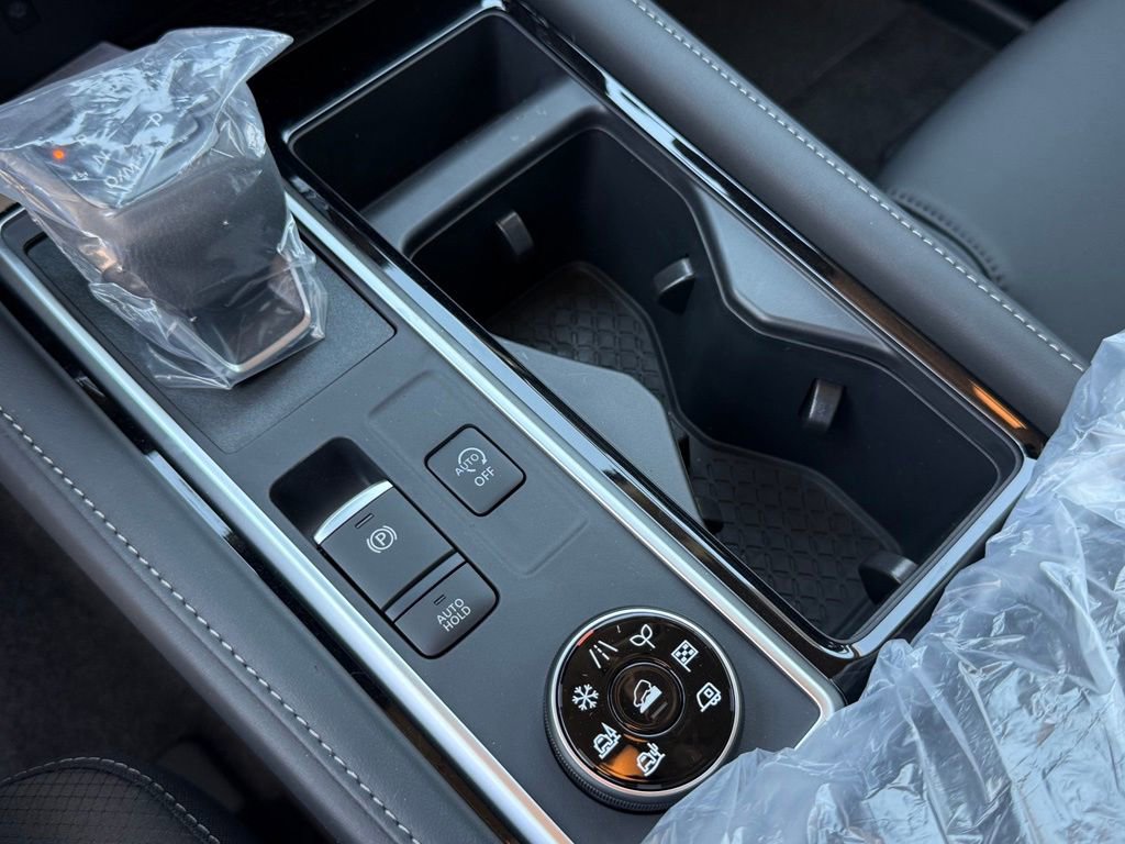 New 2026 Nissan Pathfinder SL AWD/4WD image 12