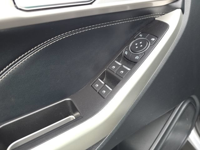 Used 2021 Ford Explorer Limited w/ Equipment Group 301A AWD/4WD image 13