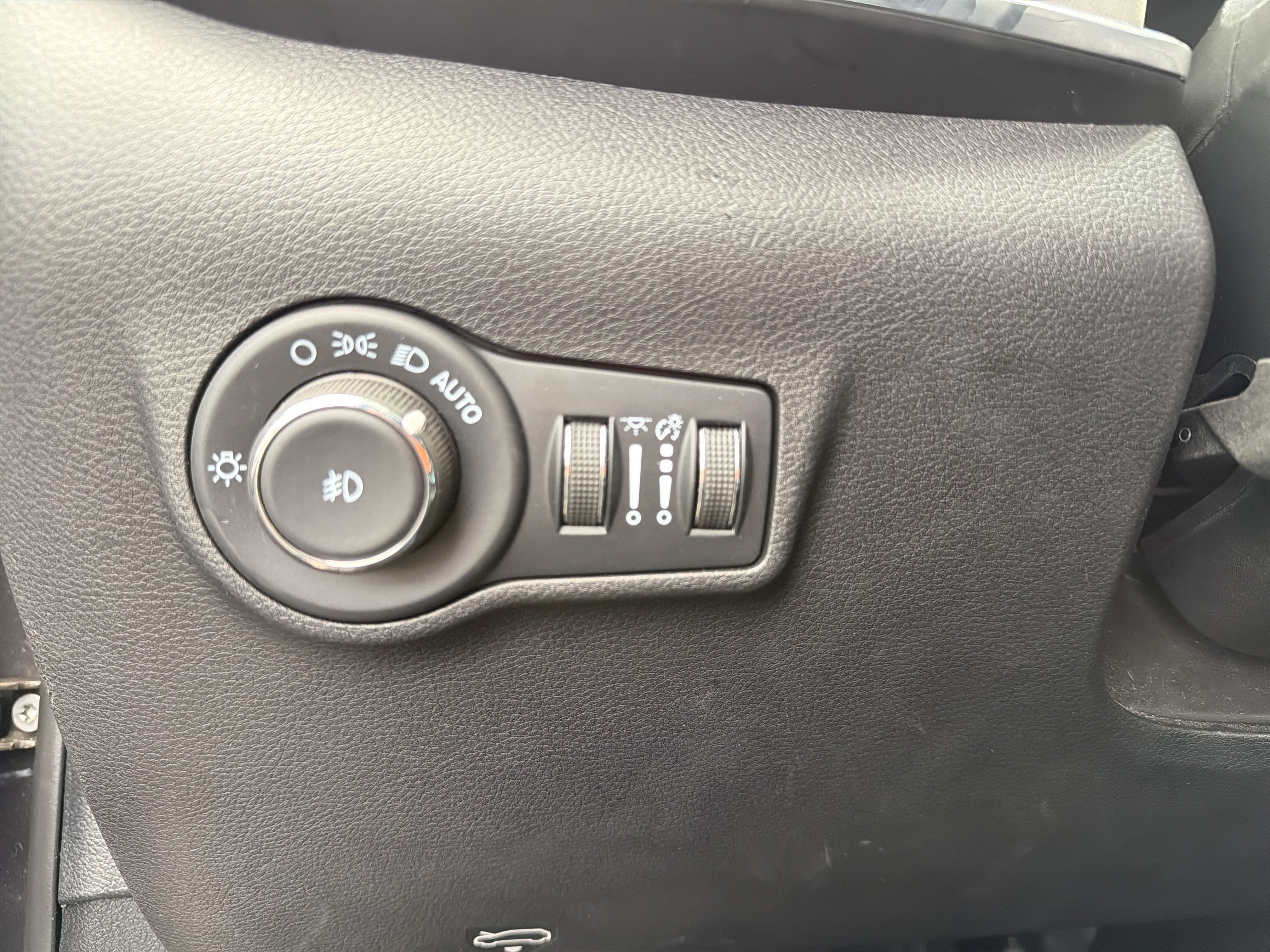 Used 2023 Jeep Compass Limited AWD/4WD image 15