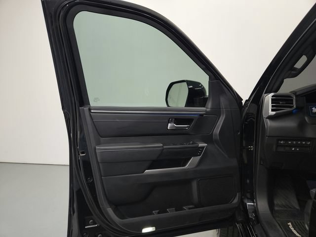 Used 2023 Toyota Tundra Platinum AWD/4WD image 35