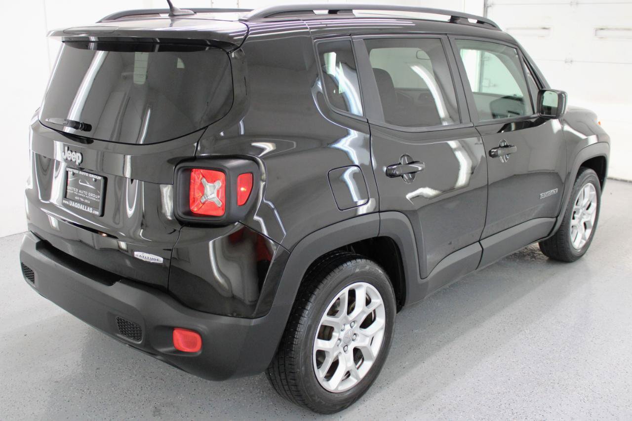 Used 2017 Jeep Renegade Latitude image 9