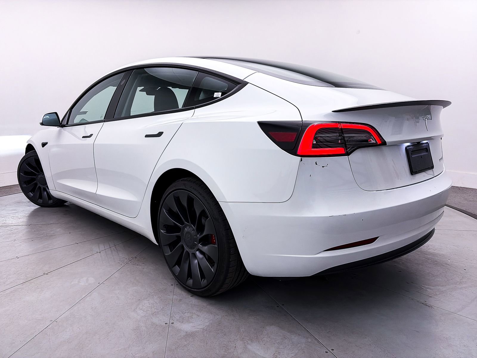 Used 2023 Tesla Model 3 Performance image 2