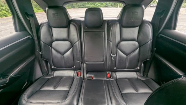 Used 2018 Porsche Cayenne Platinum Edition AWD/4WD image 22