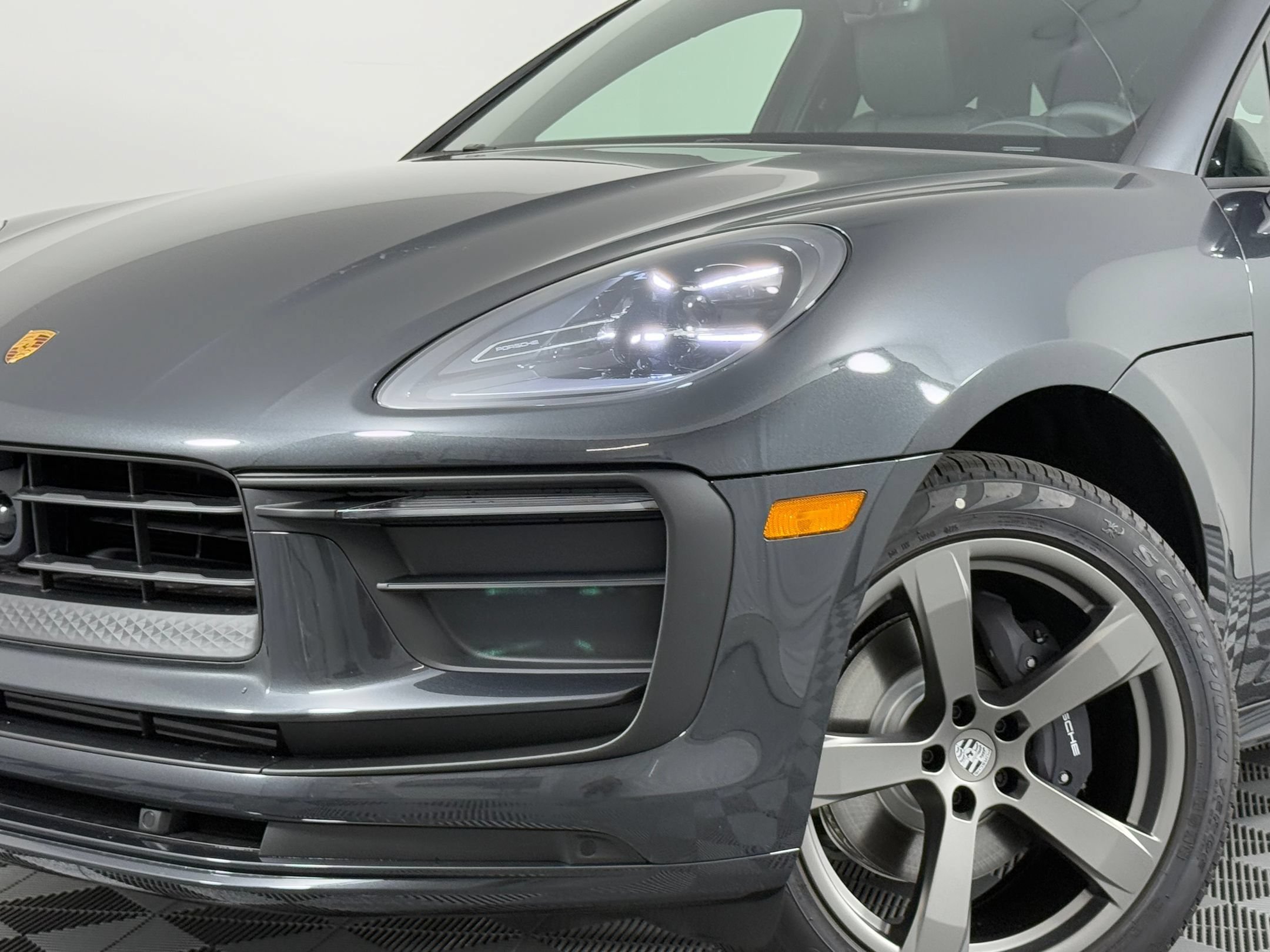 Certified 2026 Porsche Macan AWD/4WD image 12