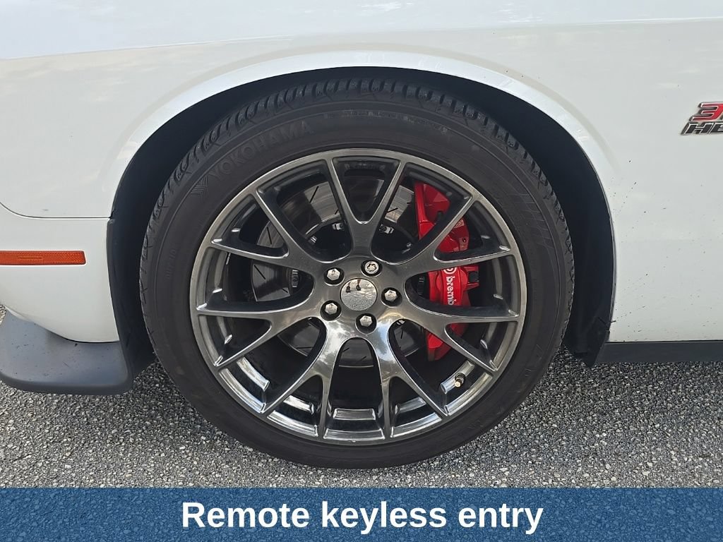 Used 2016 Dodge Challenger SRT w/ Technology Group RWD image 10