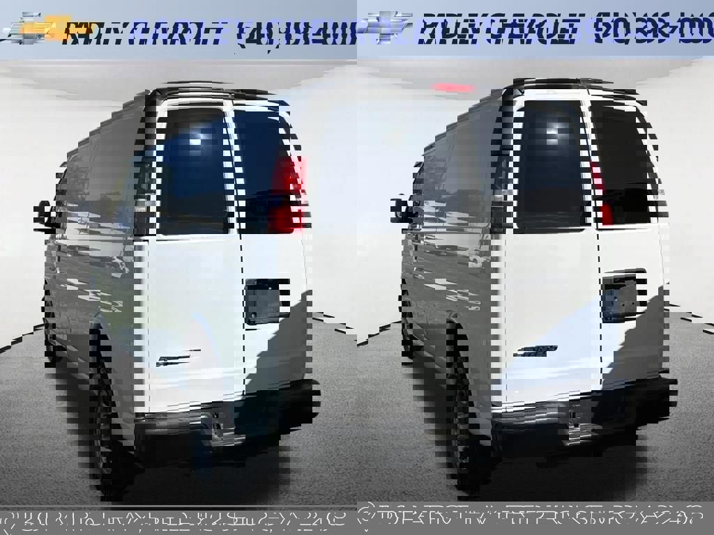 Used 2022 Chevrolet Express 2500 Extended image 14