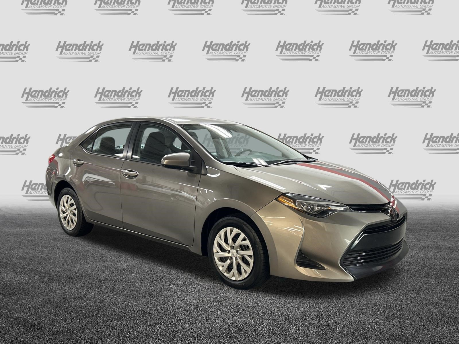 Used 2017 Toyota Corolla LE FWD image 2