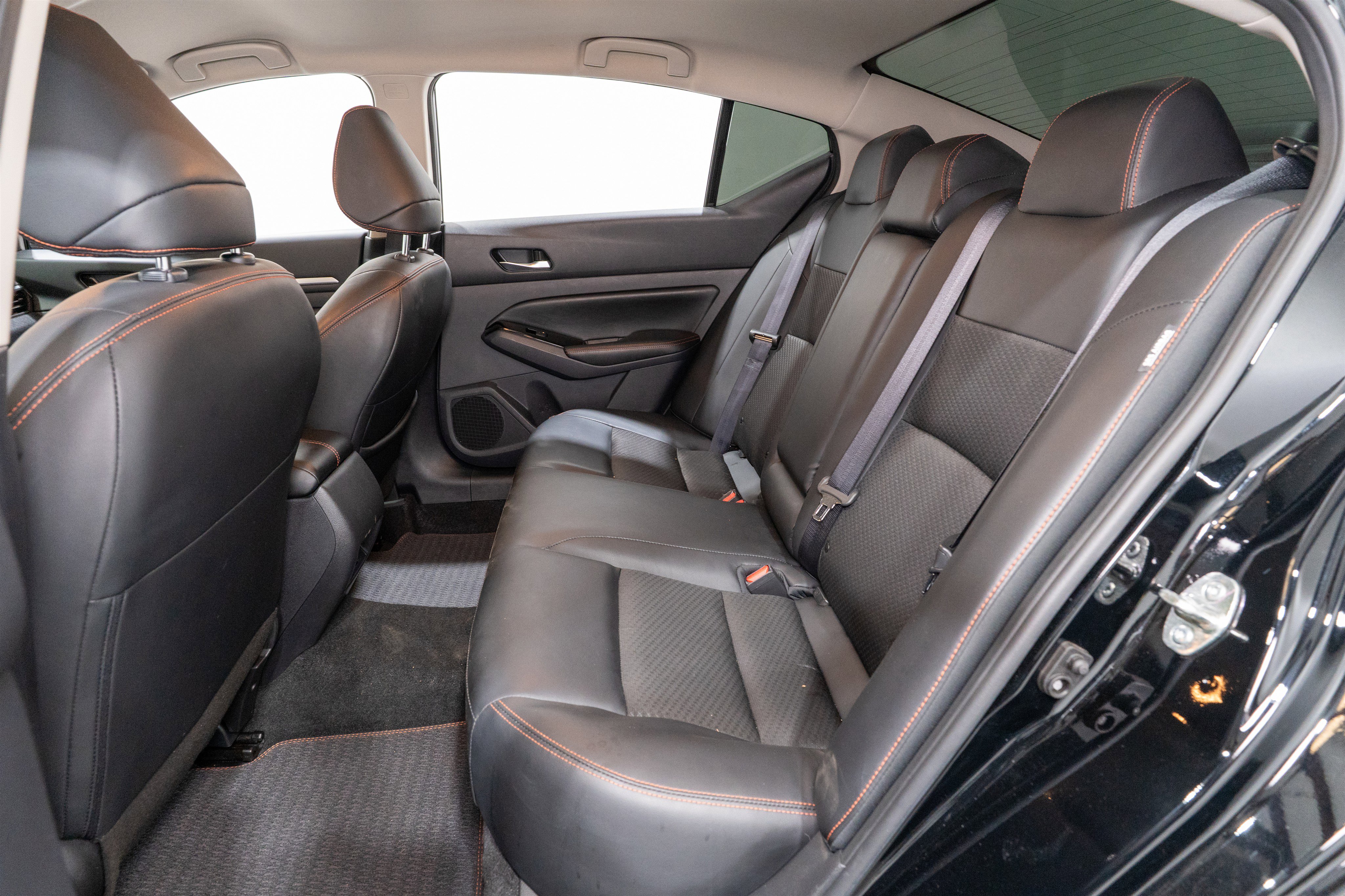 Used 2025 Nissan Altima 2.5 SR image 27