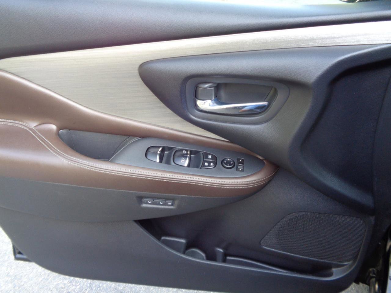 Used 2015 Nissan Murano Platinum w/ Platinum Technology Package AWD/4WD image 12