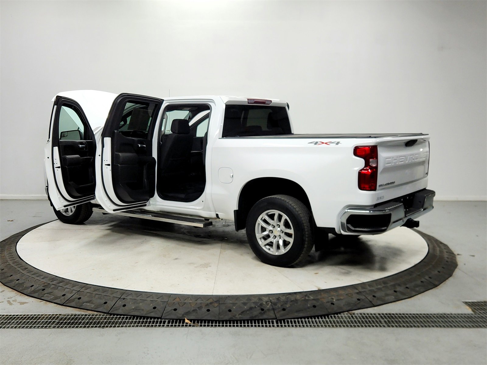 Used 2021 Chevrolet Silverado 1500 LT image 13
