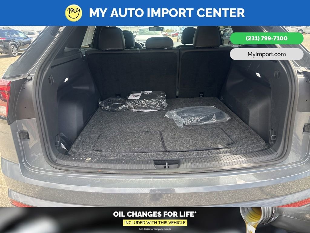Used 2025 Volkswagen Atlas Cross Sport SEL R-Line AWD/4WD image 28