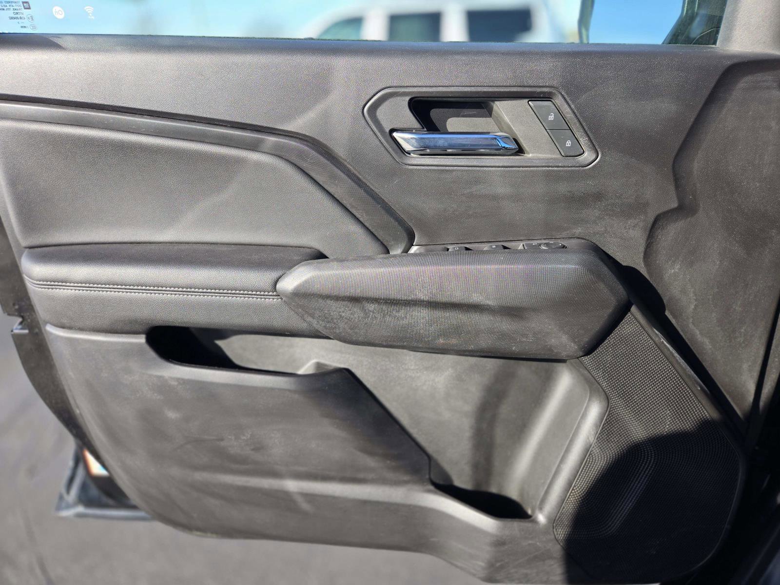 Used 2023 Chevrolet Colorado LT w/ LT Convenience Package II image 34