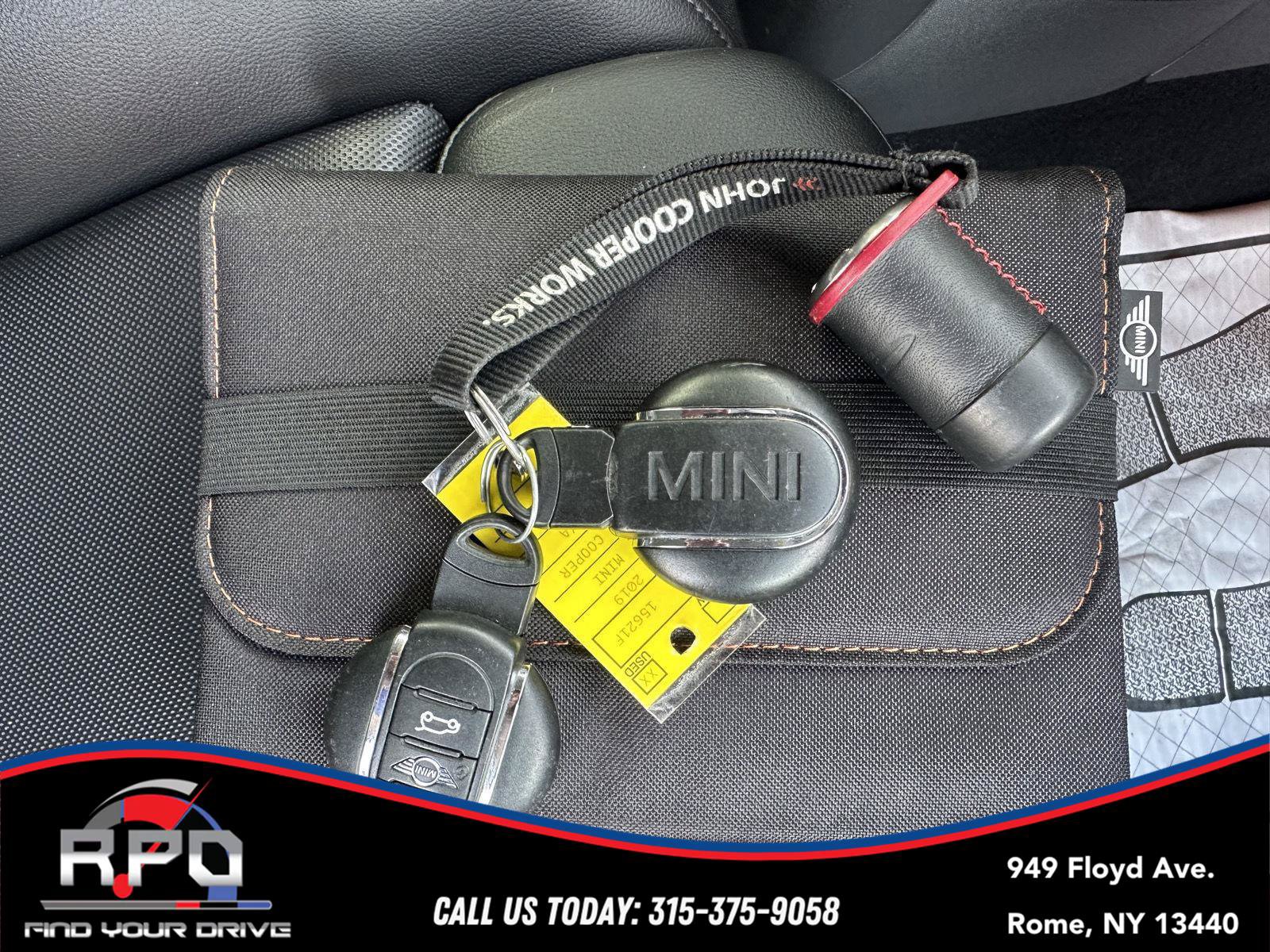 Used 2019 MINI Cooper S w/ Signature Upholstery Package FWD image 29