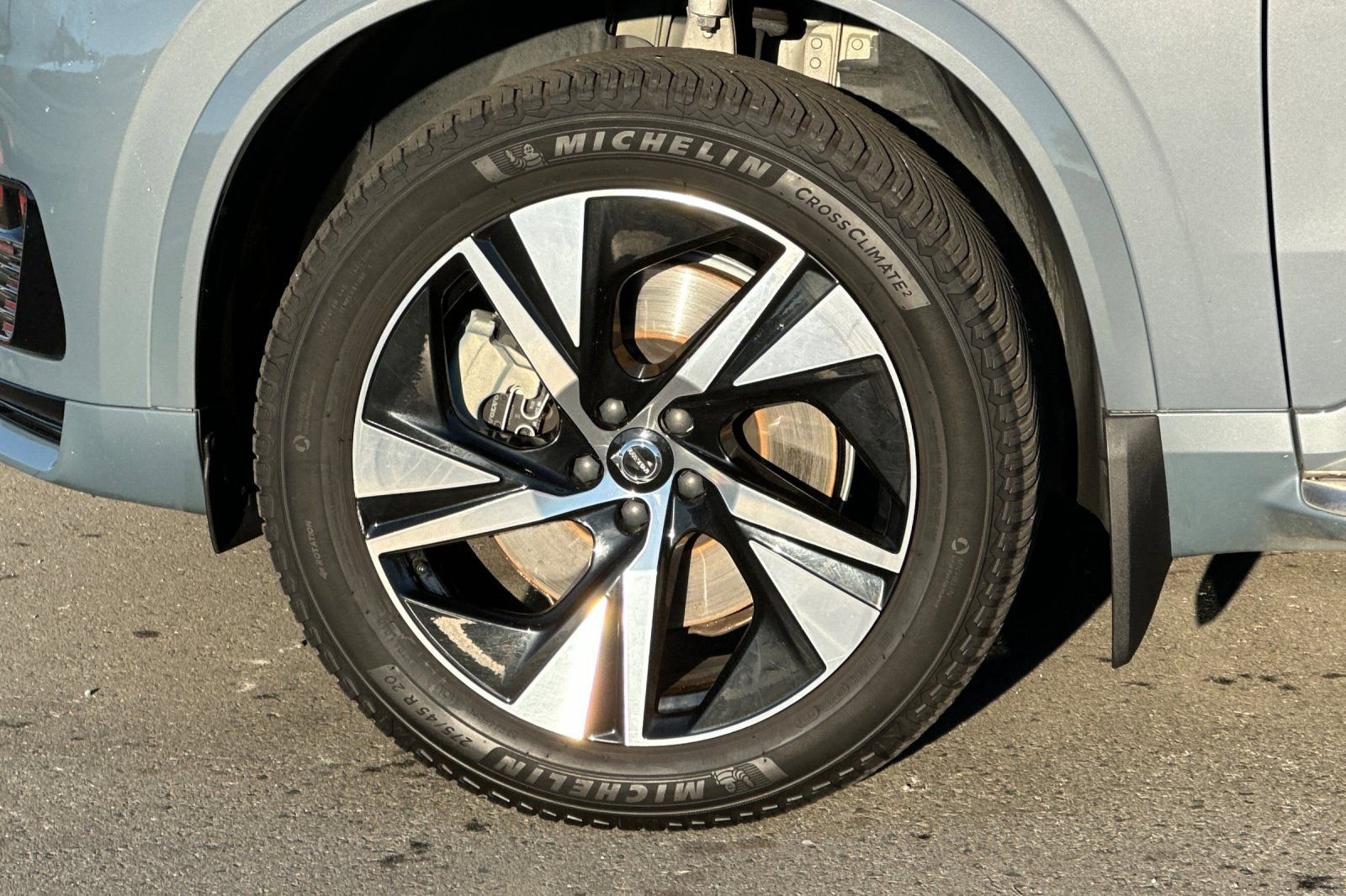 Used 2022 Volvo XC90 T8 R-Design image 11