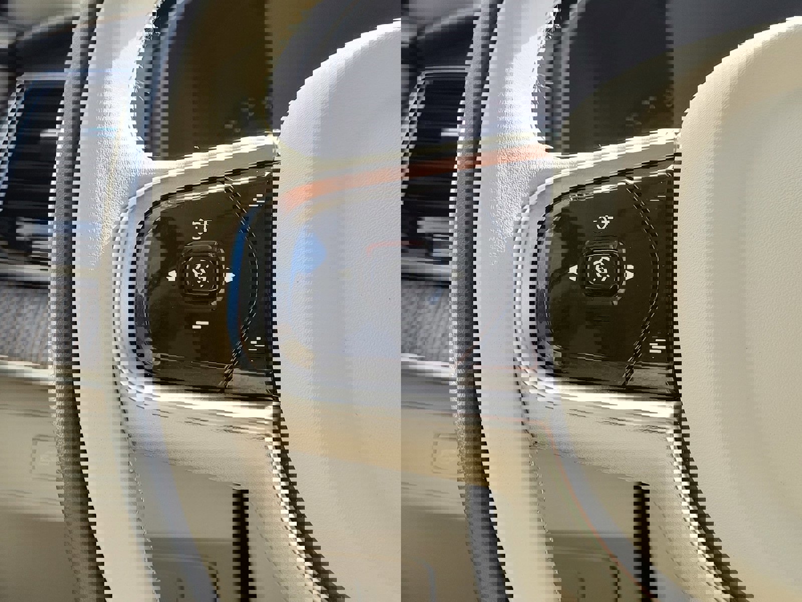 Certified 2024 Volvo XC90 T8 Plus image 20