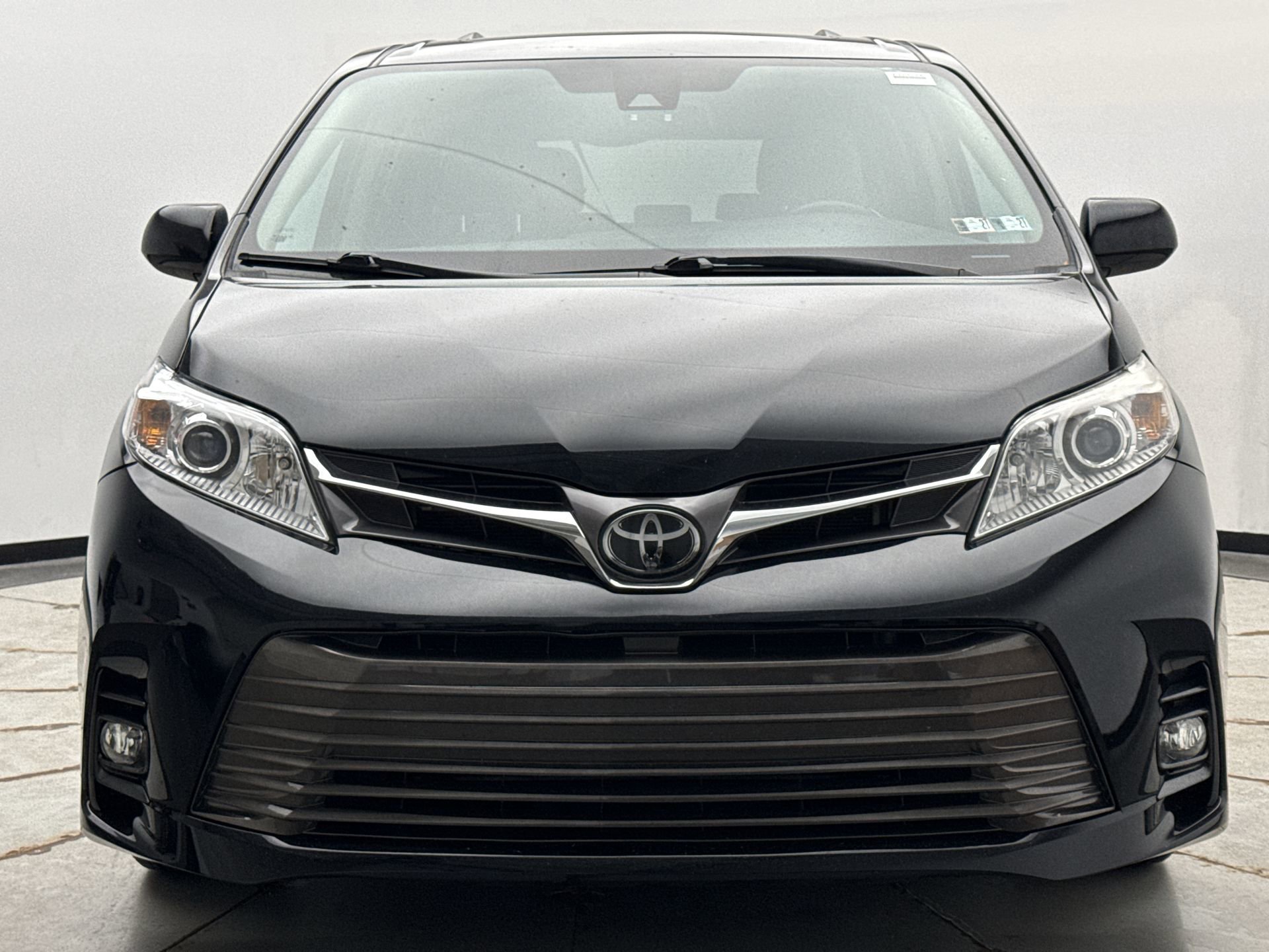 Used 2019 Toyota Sienna XLE w/ XLE Navigation Package AWD/4WD image 8