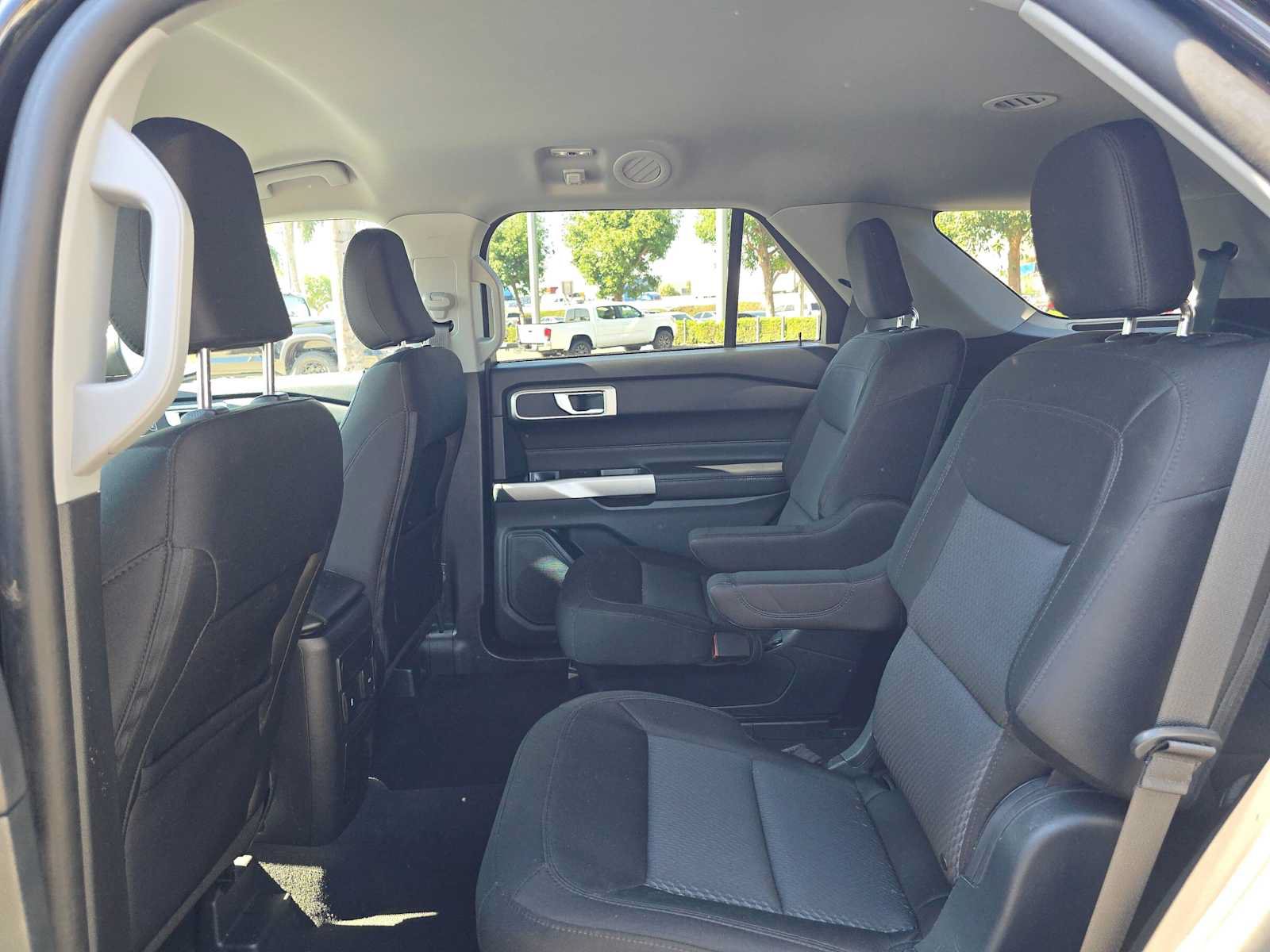 Used 2023 Ford Explorer XLT RWD image 18