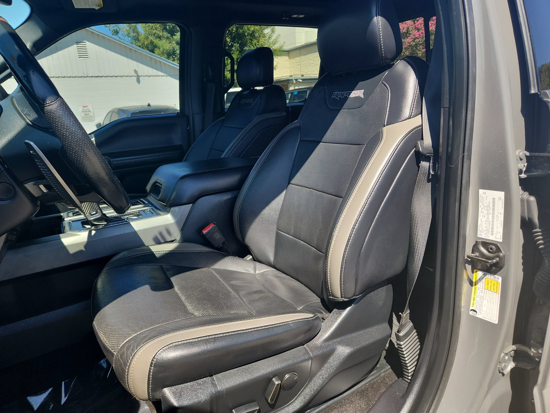 Used 2018 Ford F150 Raptor w/ Equipment Group 802A Luxury AWD/4WD image 13