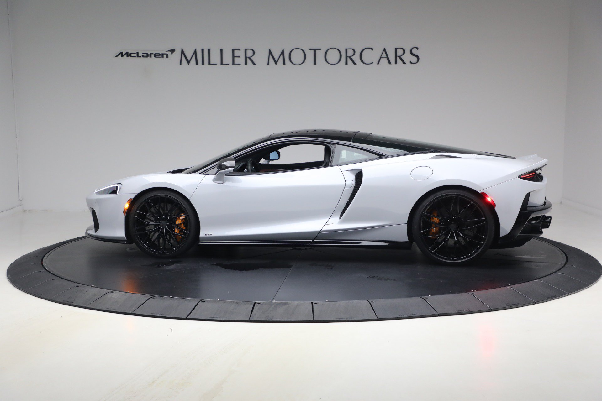 Used 2025 McLaren GTS RWD image 3