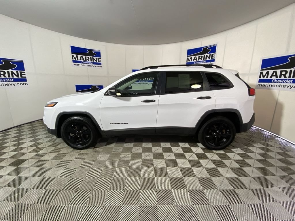 Used 2017 Jeep Cherokee Sport FWD image 10