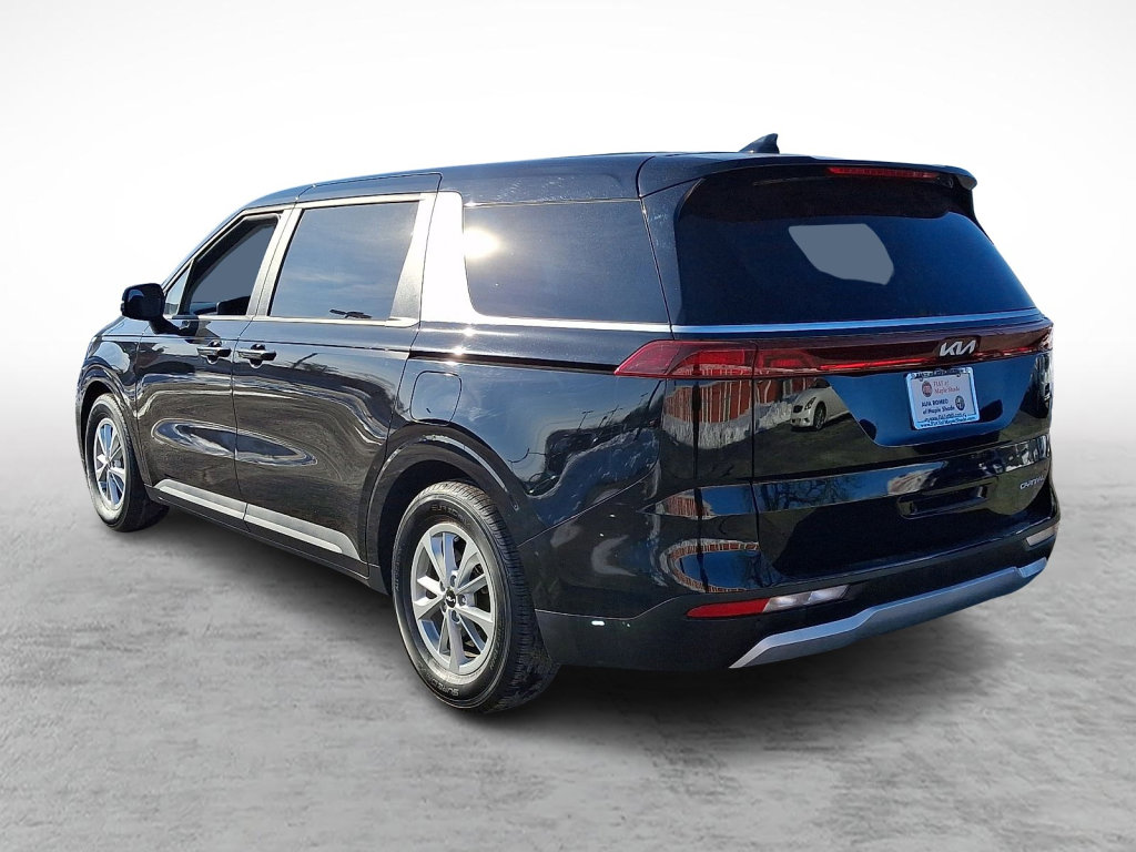 Used 2024 Kia Carnival LX image 3