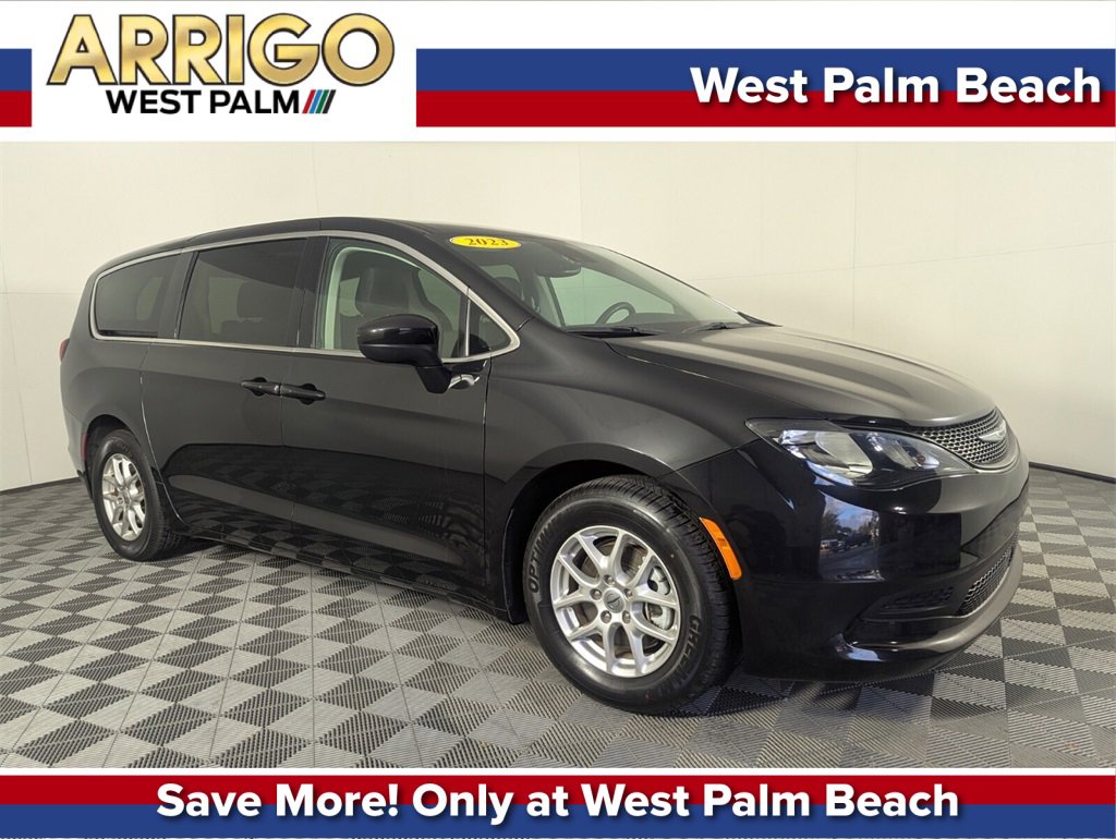 Used 2023 Chrysler Voyager LX video 1