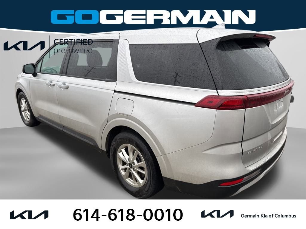 Certified 2023 Kia Carnival LX image 3