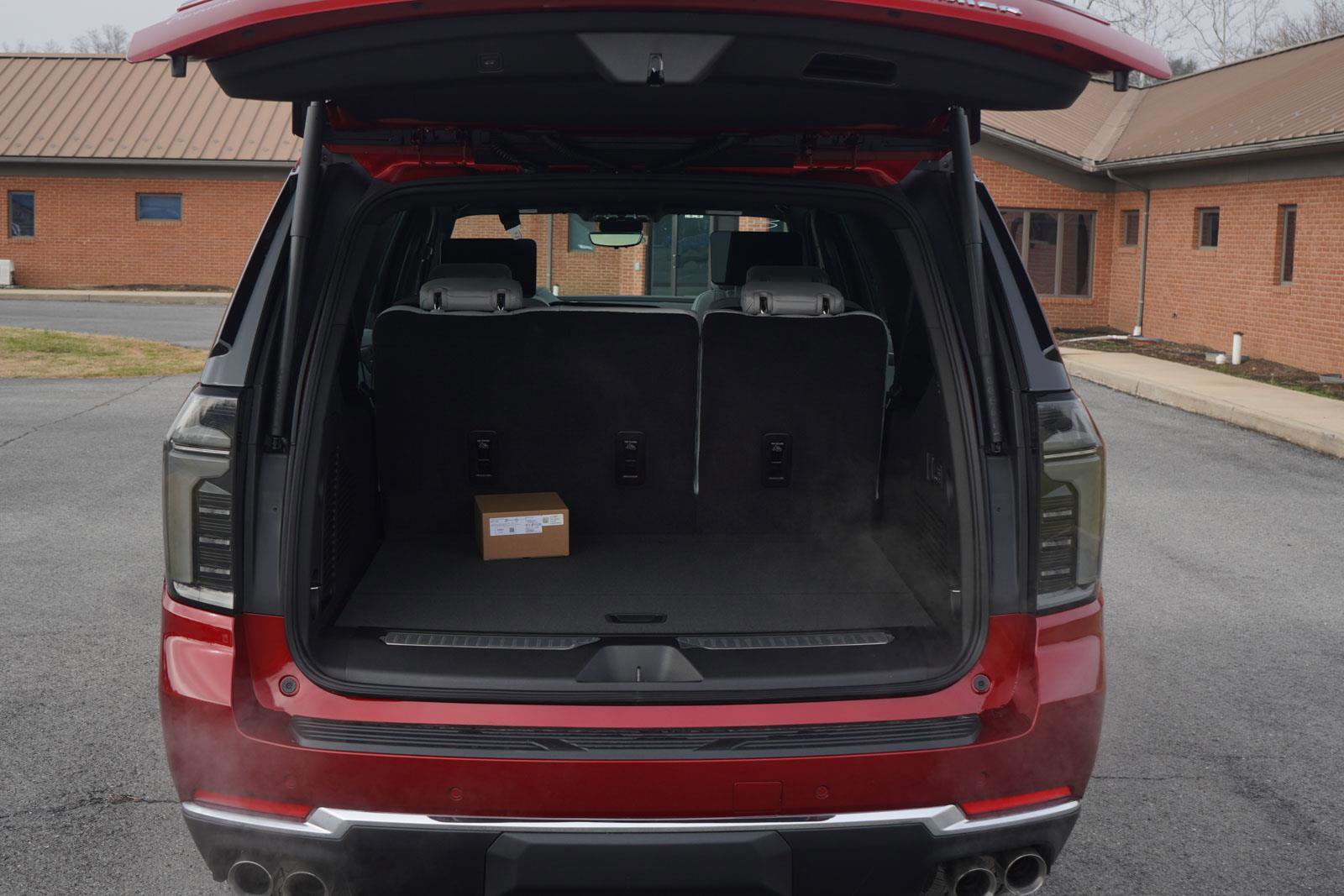 New 2026 Chevrolet Suburban Premier image 5