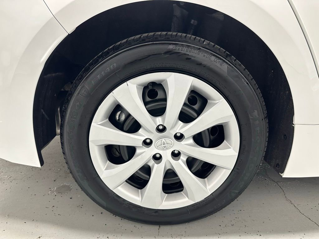 Used 2025 Toyota Corolla LE FWD image 62