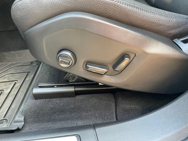 Used 2024 Volvo XC60 B5 Plus AWD/4WD image 14