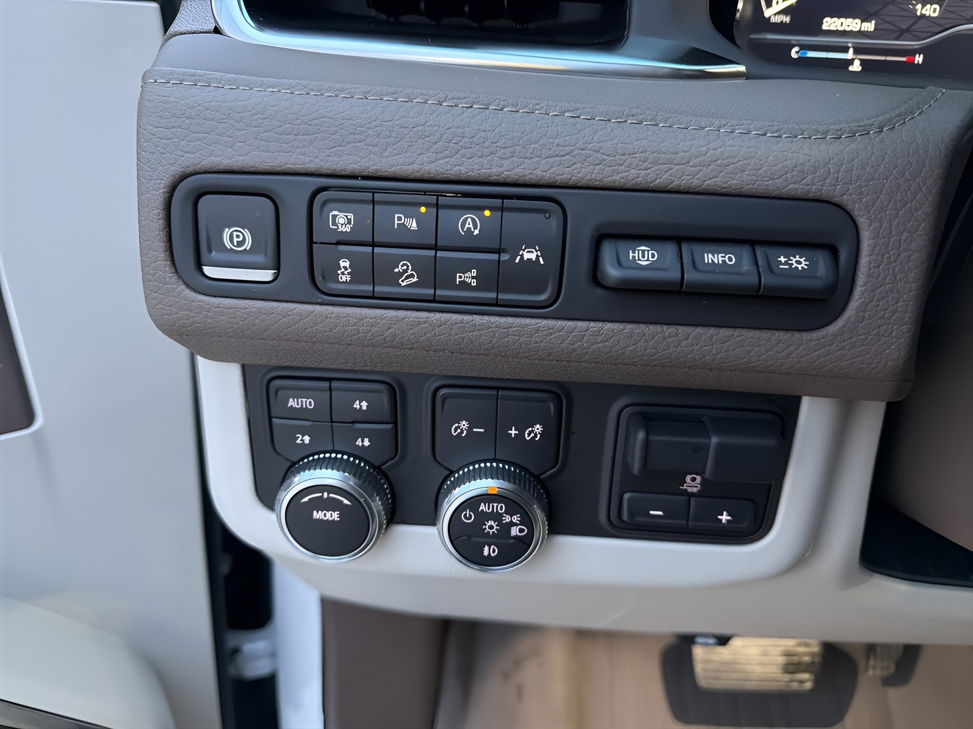 Certified 2024 GMC Yukon XL Denali w/ Advanced Technology Package image 19