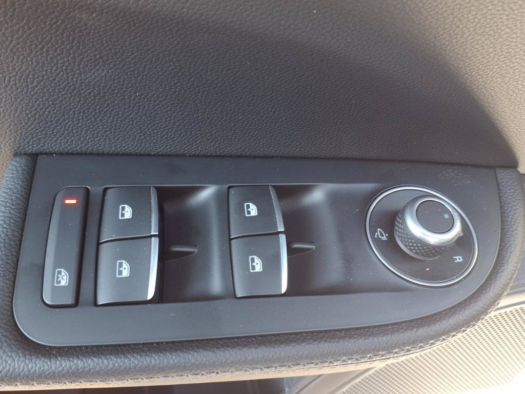New 2025 Alfa Romeo Giulia w/ Driving Assist Package RWD image 7