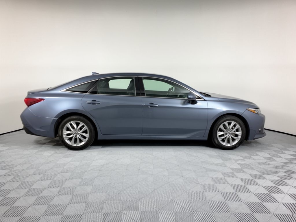 Used 2022 Toyota Avalon XLE FWD image 8