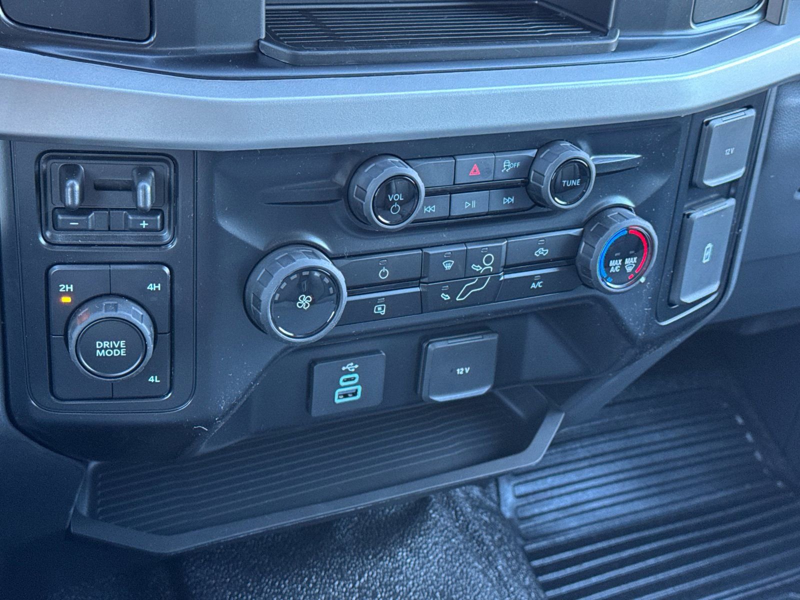 New 2026 Ford F550 4x4 Crew Cab Super Duty image 19