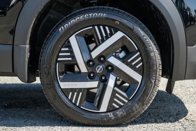New 2026 Nissan Kicks SV image 15