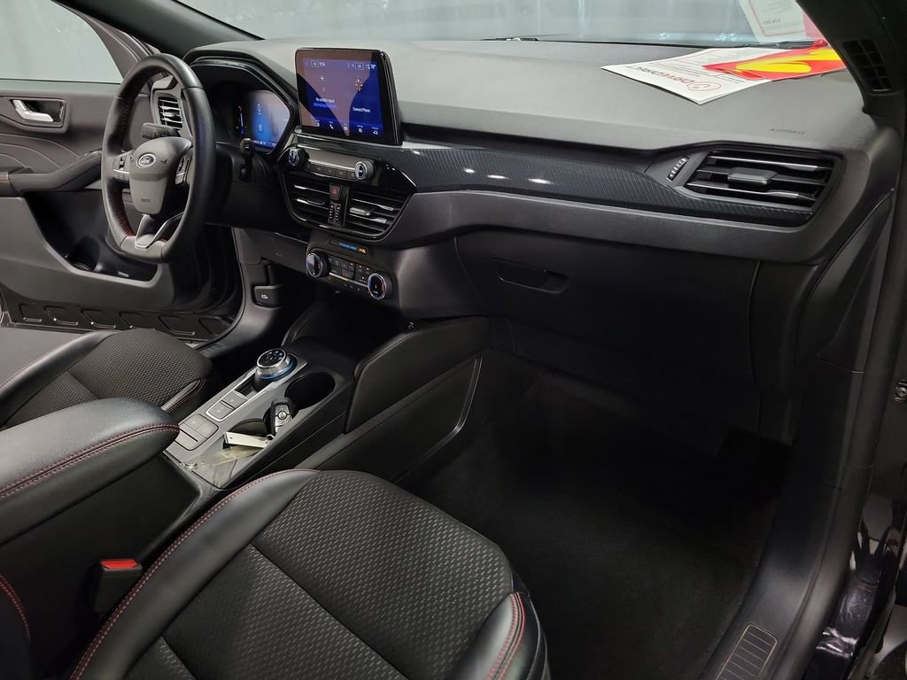 Used 2025 Ford Escape ST-Line Select AWD/4WD image 23