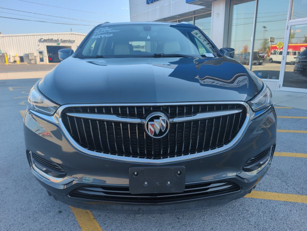 Used 2019 Buick Enclave Essence FWD image 2